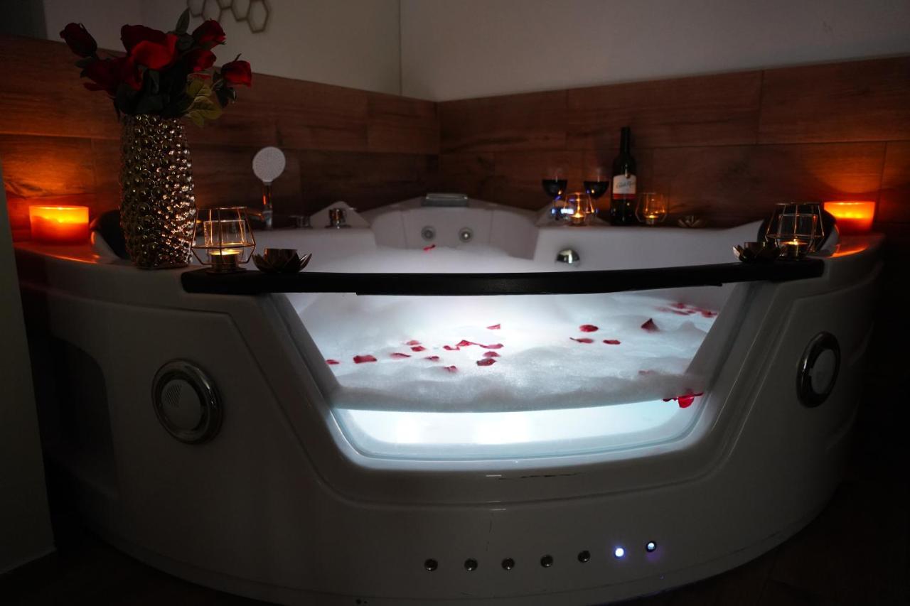 Jacuzzi Spa Apartment Cracovia Exterior foto