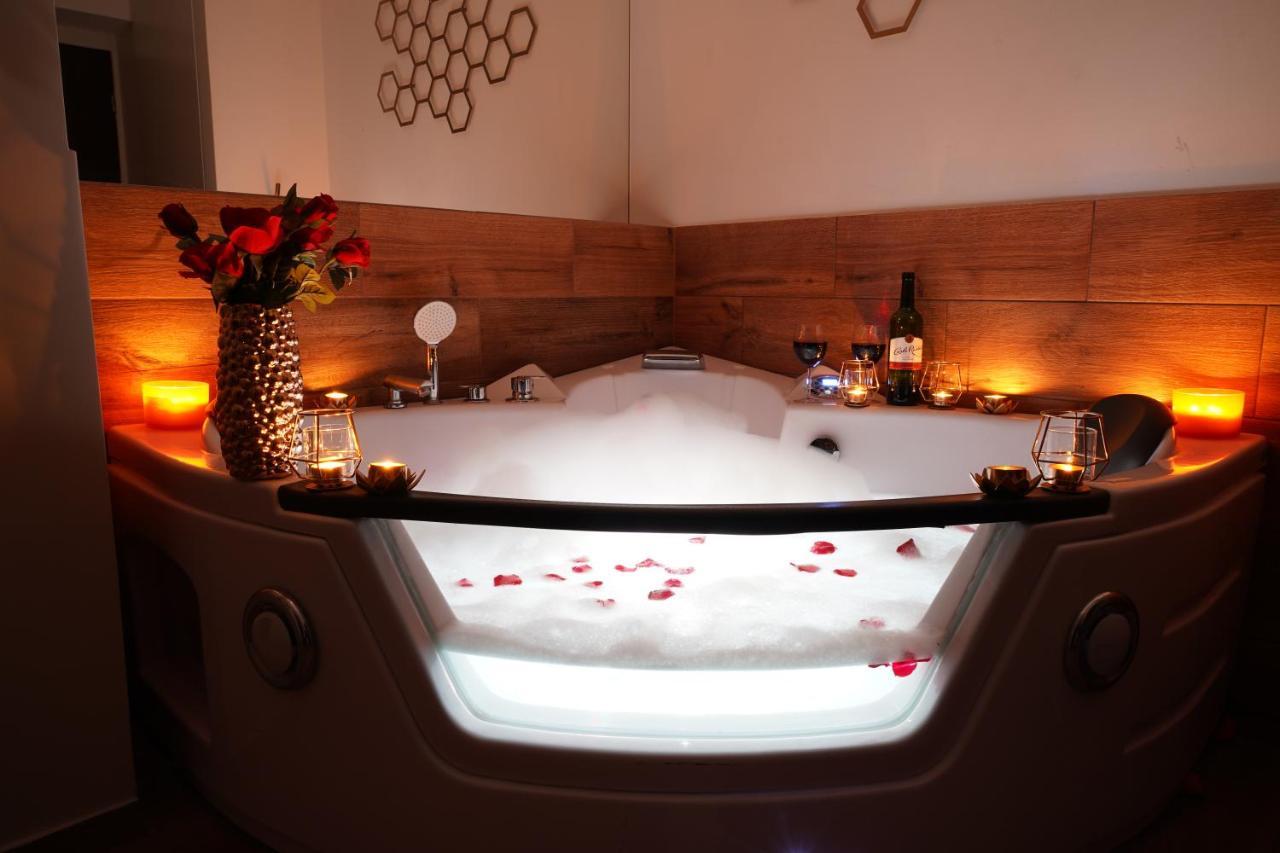 Jacuzzi Spa Apartment Cracovia Exterior foto
